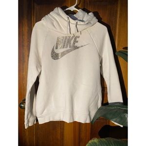 White turtleneck Nike sweatshirt